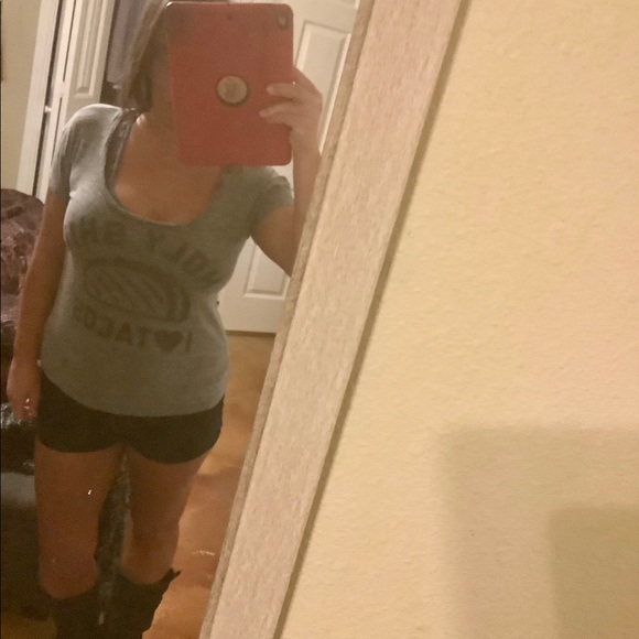 NEW LISTING‼️CHIVERY BUY ME BRUNCH Taco Tee - Picture 4 of 16